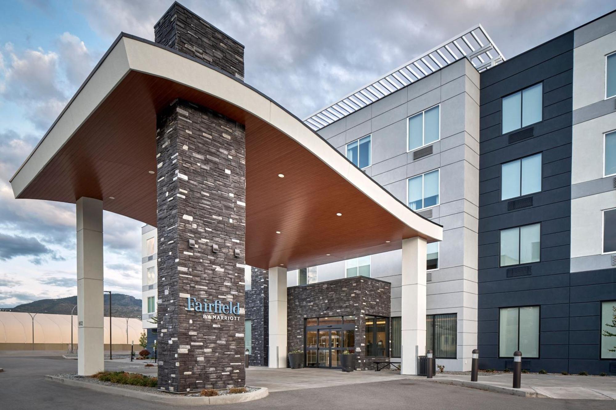 Fairfield Inn & Suites By Marriott Penticton Exterior photo