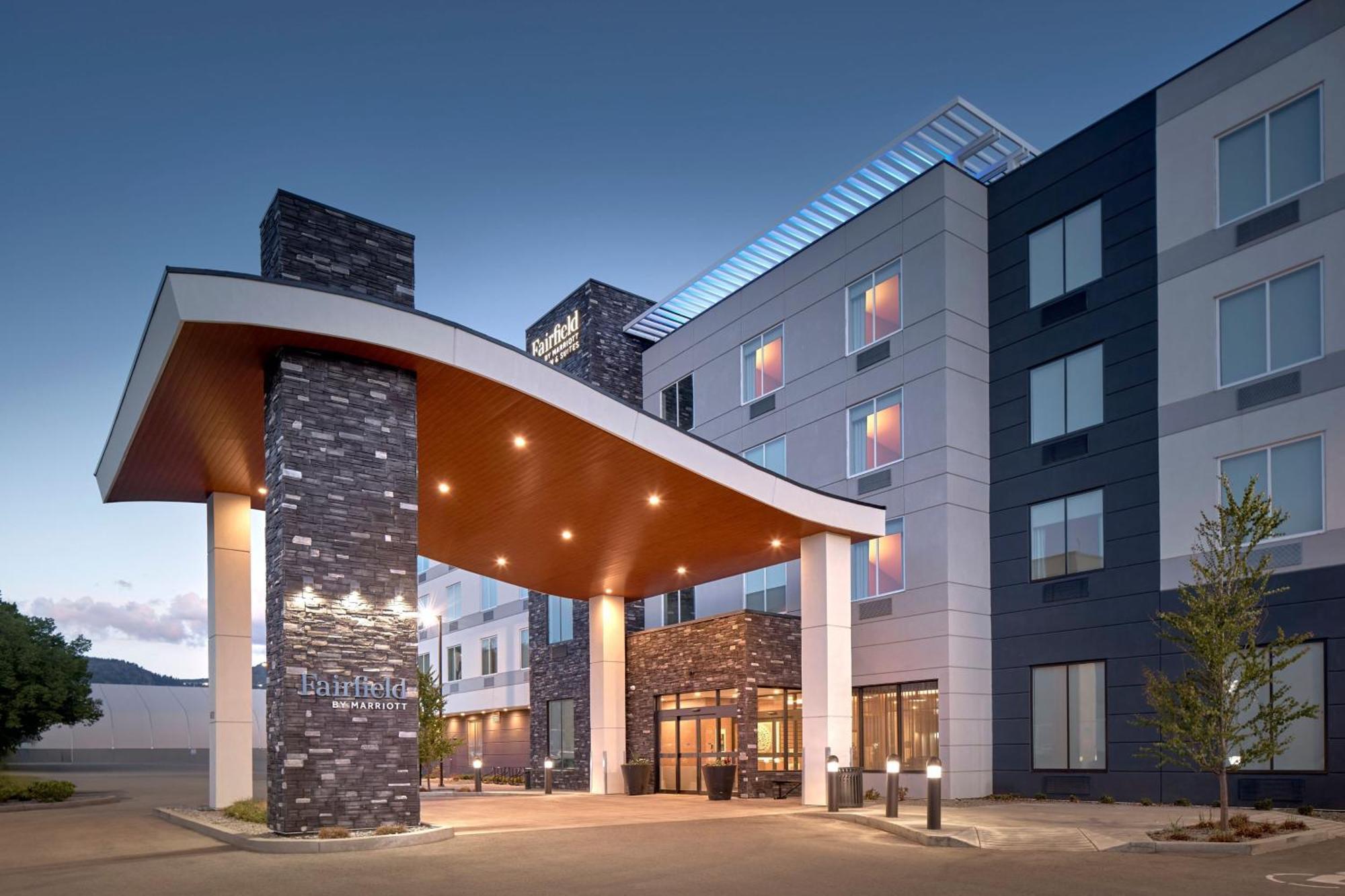 Fairfield Inn & Suites By Marriott Penticton Exterior photo